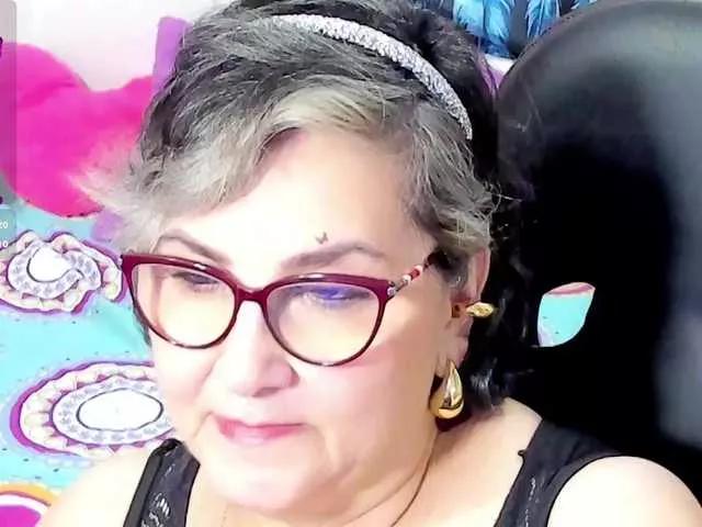 cataleya-mom from BongaCams
