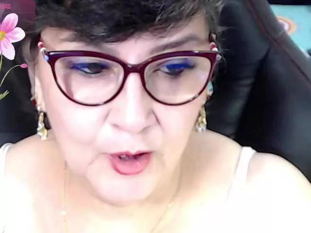 cataleya-mom from BongaCams