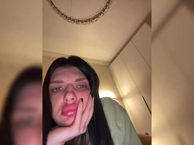 chicanogirl from BongaCams