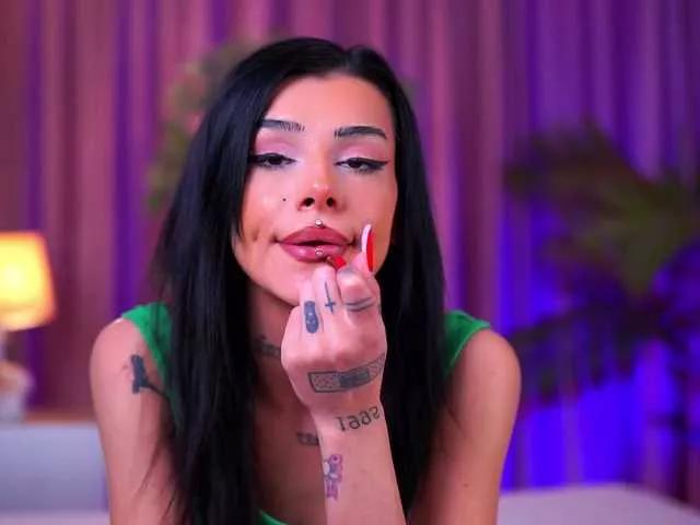 ChicaOra from BongaCams