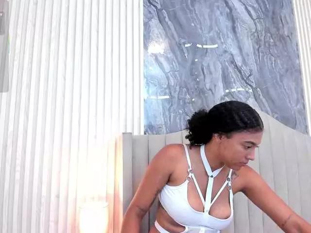 ChlooeEvanss on BongaCams