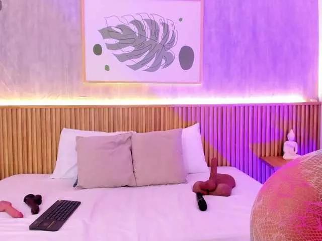 Coco-balenciaga from BongaCams