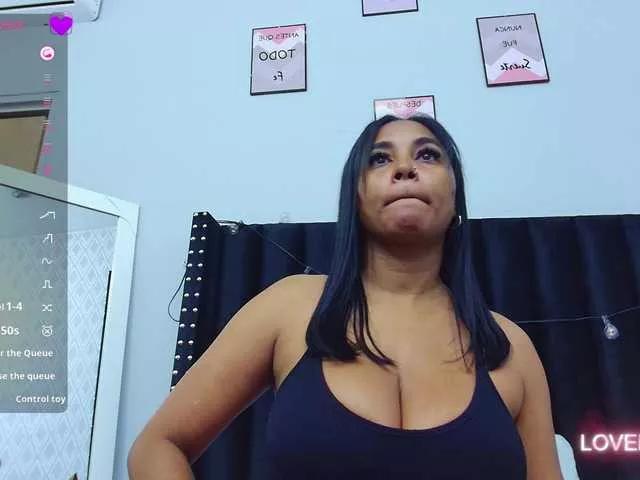colombiamommy from BongaCams