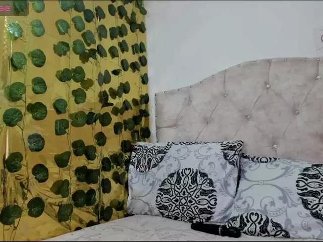 criistallconnorr from BongaCams