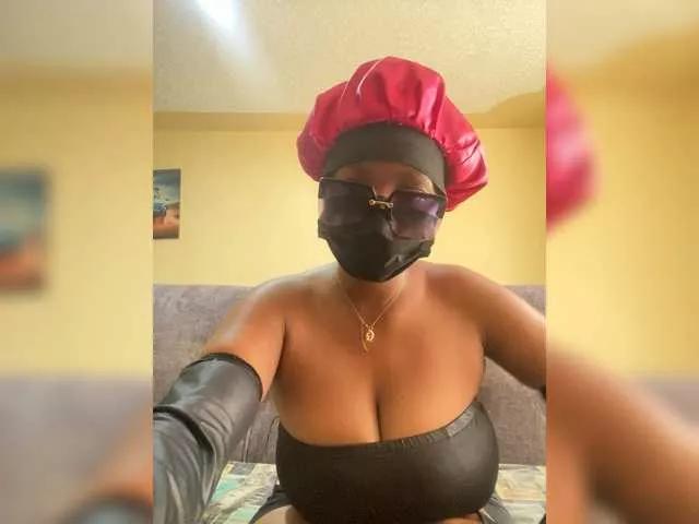 Curvy-maxy9 webcams show profile image 