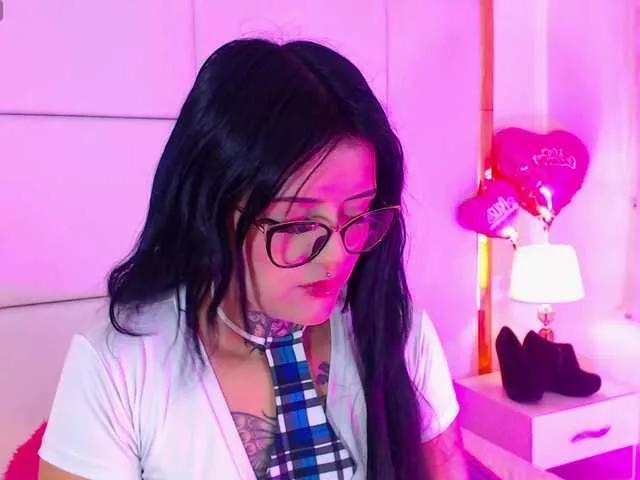 Dakota-Darkness webcams show profile image 