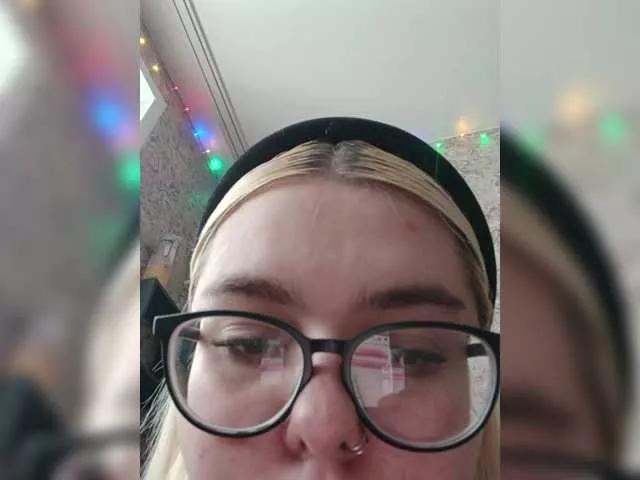 Darinalok webcams show profile image 