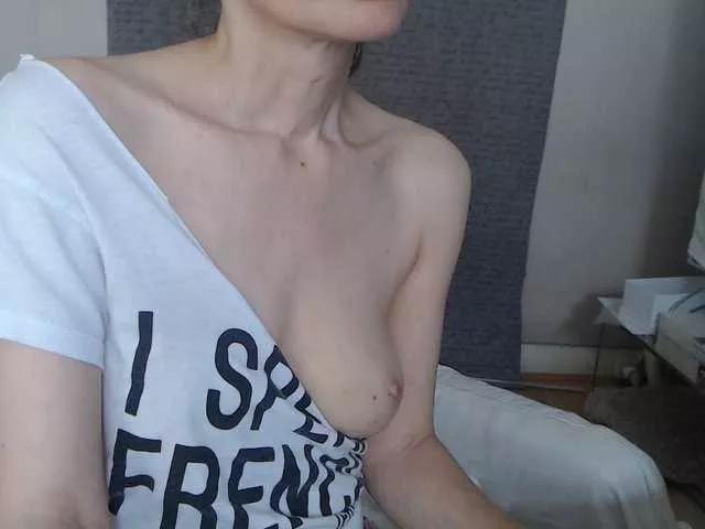 deadivina from BongaCams
