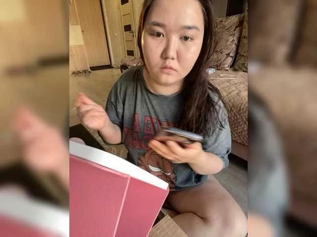 DebbieLu from BongaCams
