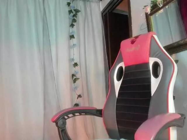 divine-mature from BongaCams