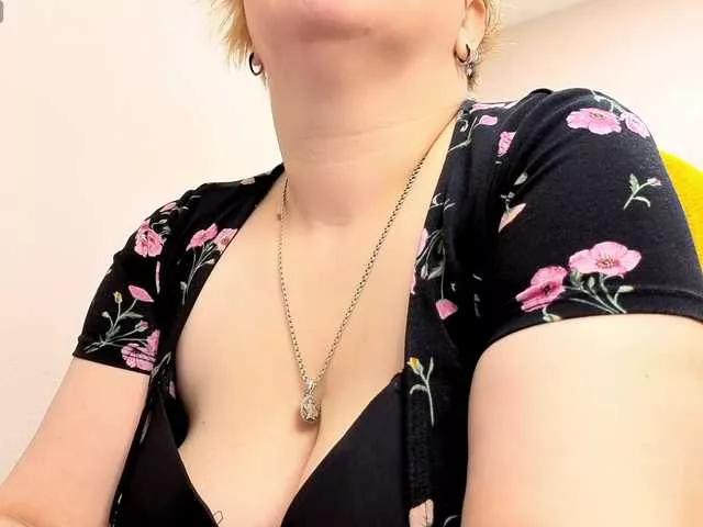 dolories from BongaCams