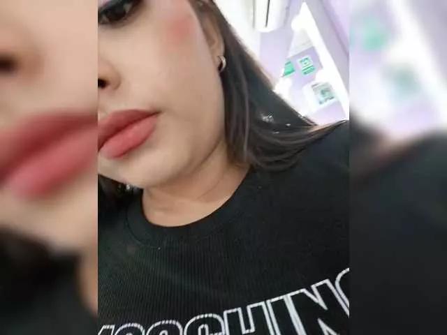 EinnyMure from BongaCams