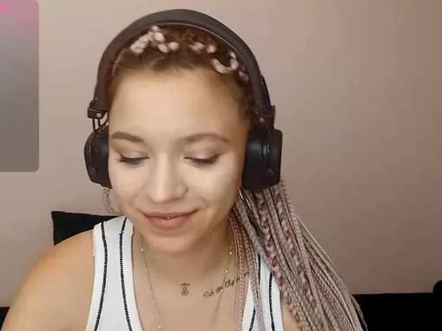 EleanorBaker from BongaCams