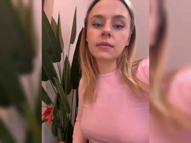 elegantbabe from BongaCams