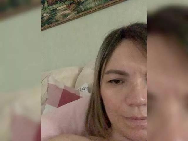 Ella-Pearlie from BongaCams