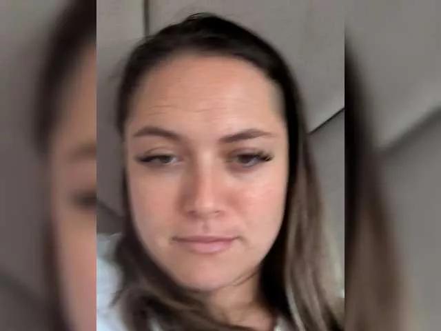 Ella31 from BongaCams