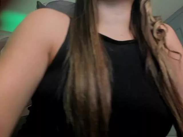 EllaClark from BongaCams