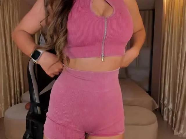 EllaClark from BongaCams