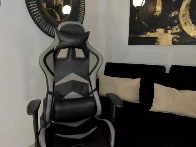 EllaClark from BongaCams