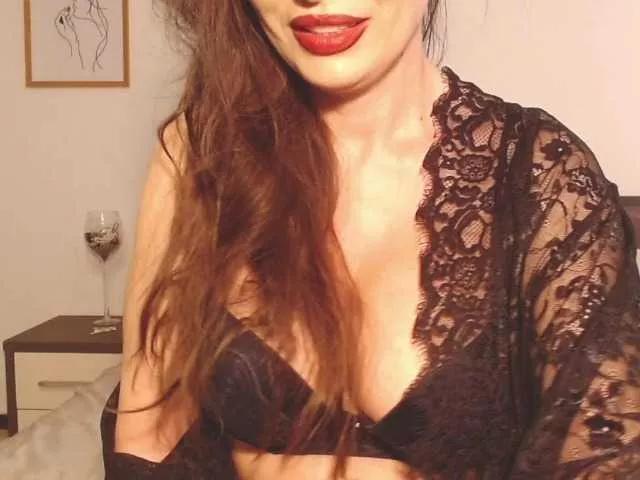 ellaine from BongaCams