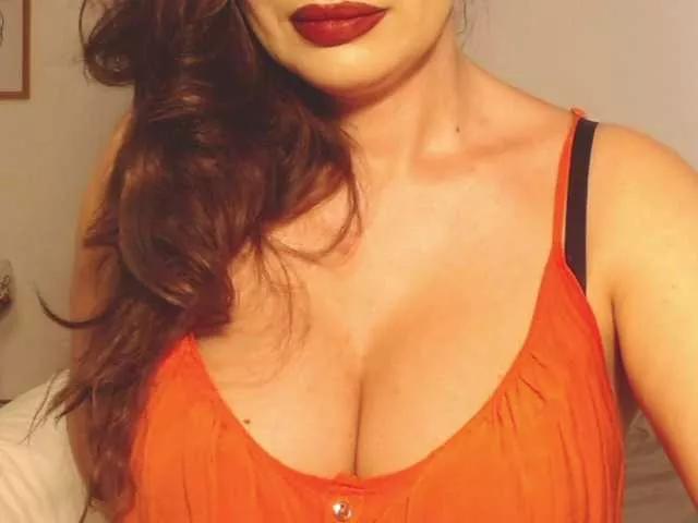 ellaine from BongaCams