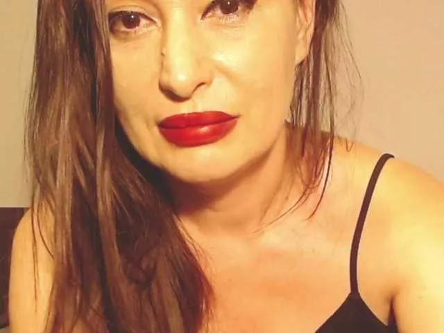 ellaine from BongaCams
