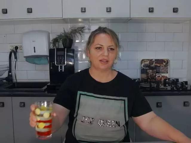 EllaSwan from BongaCams