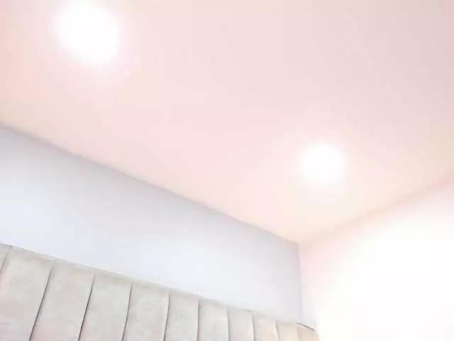 EllaThorne from BongaCams