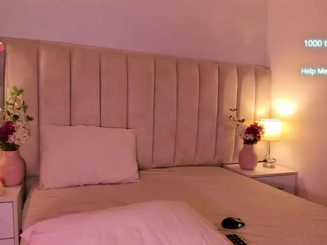 EllaThorne from BongaCams
