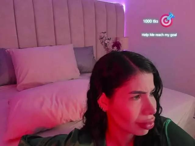 EllaThorne from BongaCams