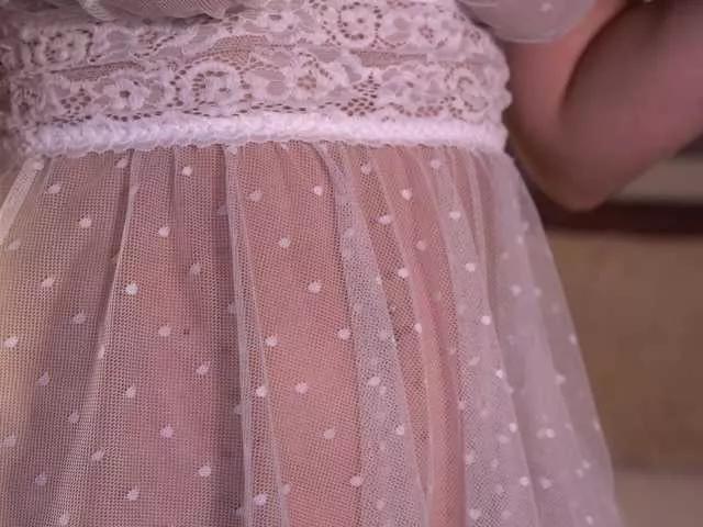 ElleDiane from BongaCams