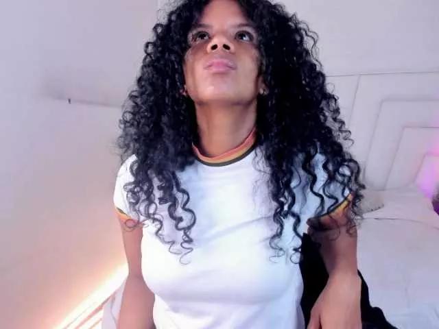 Ellie-Alves from BongaCams
