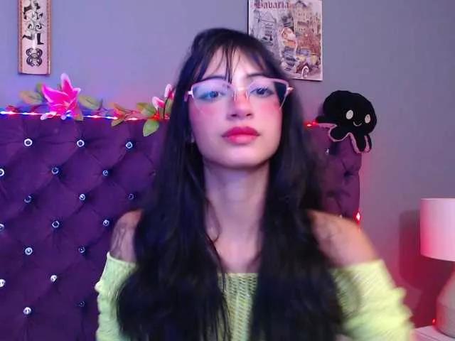 EllieStewart from BongaCams