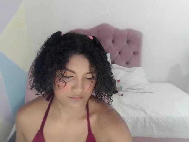 elly-willis from BongaCams