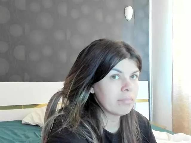 ELLY2 from BongaCams