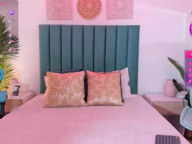 EmaaTaylor from BongaCams