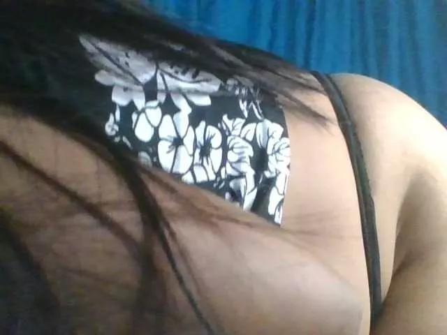EmelyWhitte from BongaCams