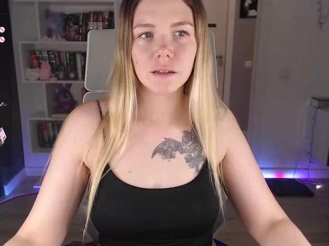 EmmaBryan from BongaCams