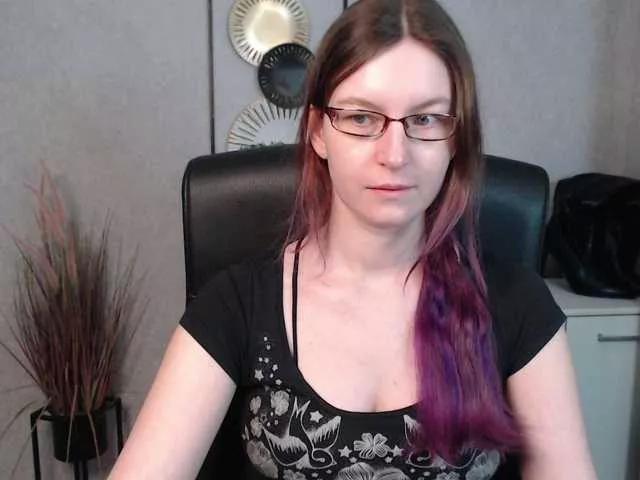 EmmaHeart from BongaCams