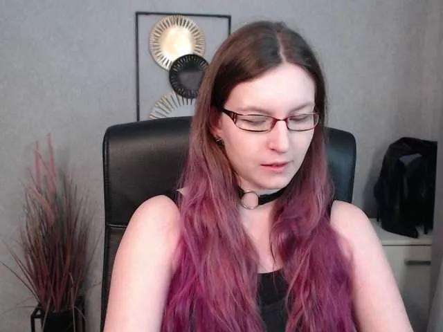 EmmaHeart from BongaCams