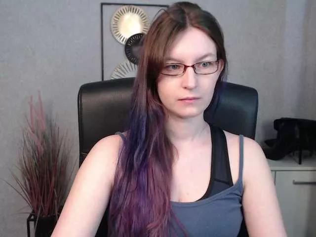 EmmaHeart from BongaCams