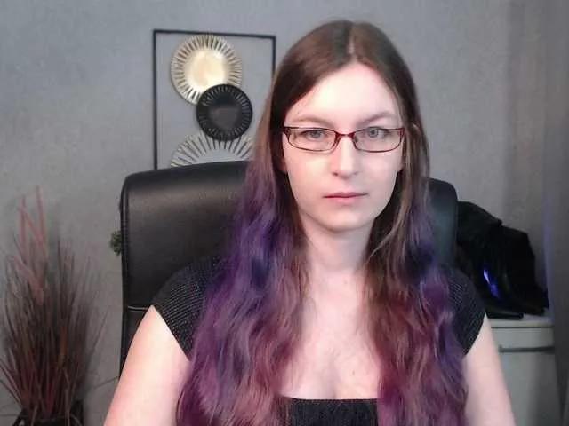 EmmaHeart from BongaCams