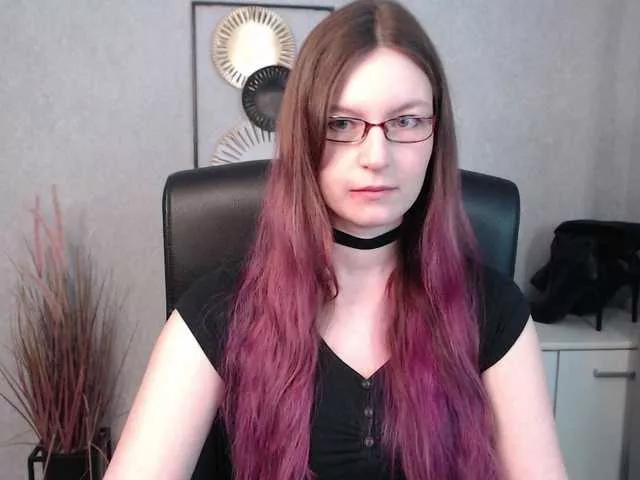 EmmaHeart from BongaCams