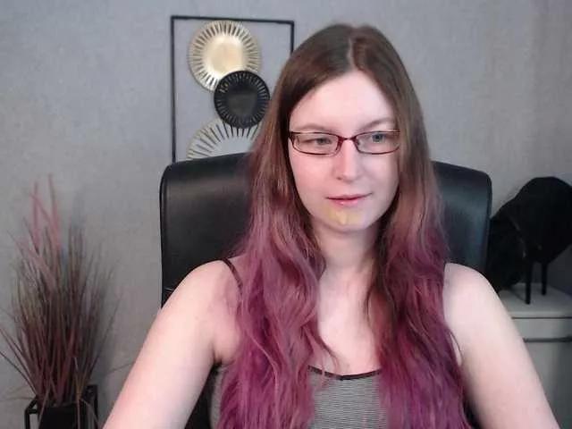 EmmaHeart from BongaCams