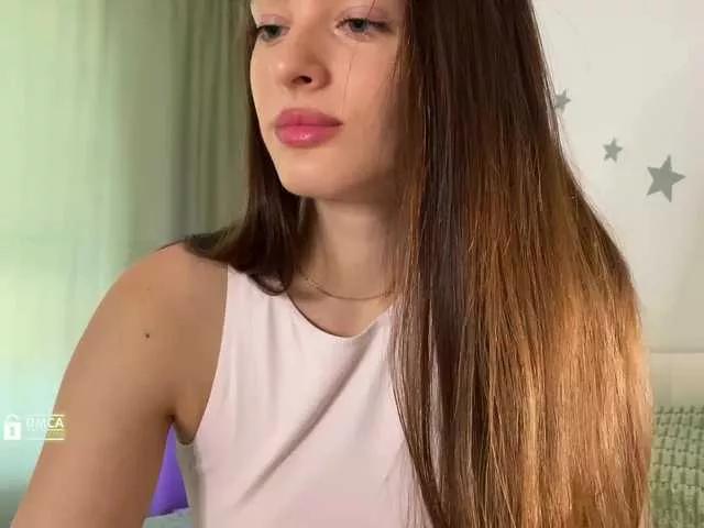 EmmSee from BongaCams