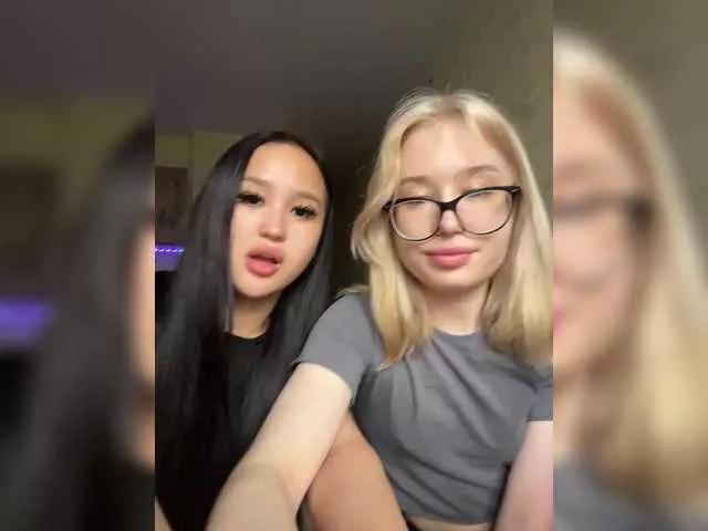 EmyEva from BongaCams