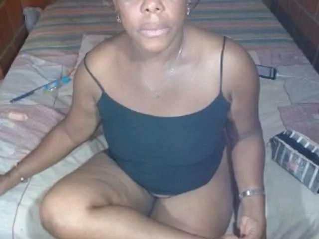 EMYYLI2 from BongaCams