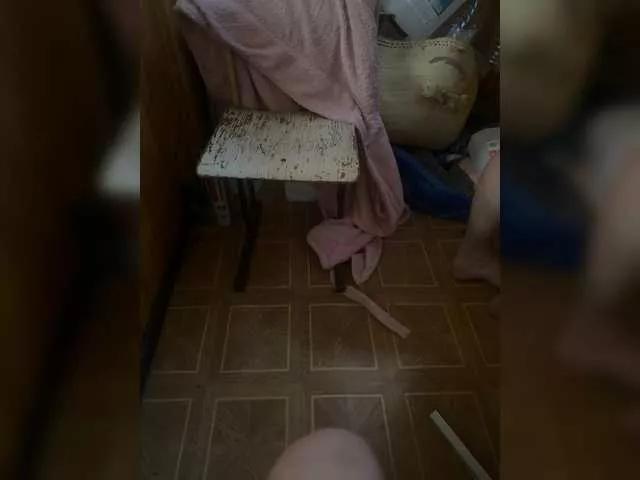 EsCe13 from BongaCams