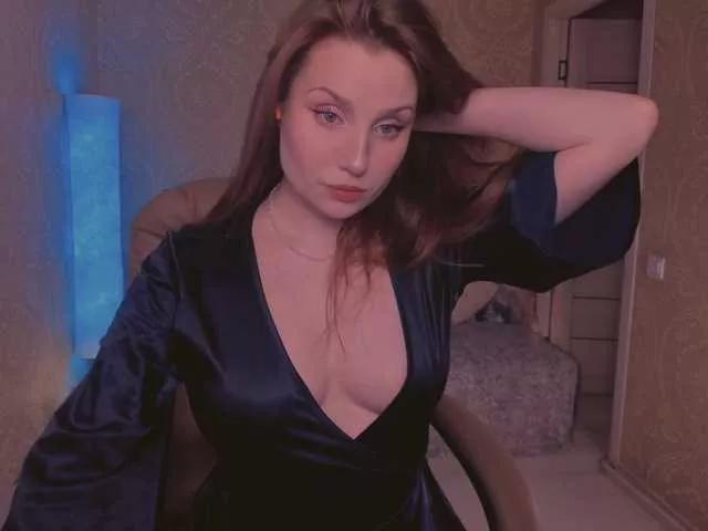 Esmeerrr from BongaCams