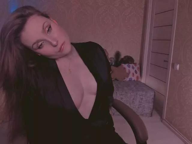 Esmeerrr from BongaCams